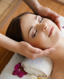 Massage visage et nuque à l’élixir précieux praliné 30 minutes 